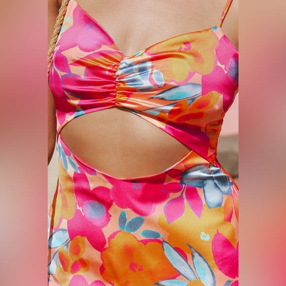 Cupshe Midi Dress - Picture 3 of 4